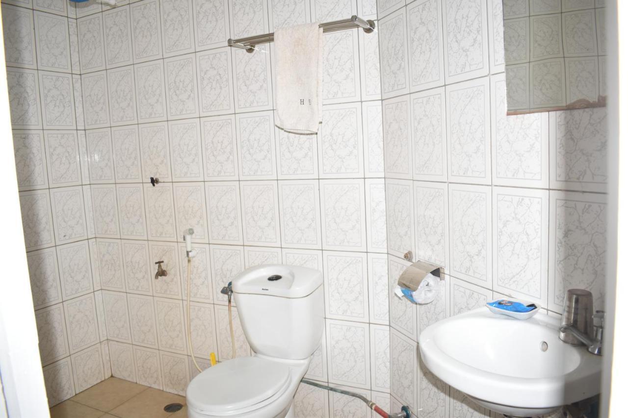 Rainbow Executive Lodge Boma la Ngombe Екстер'єр фото