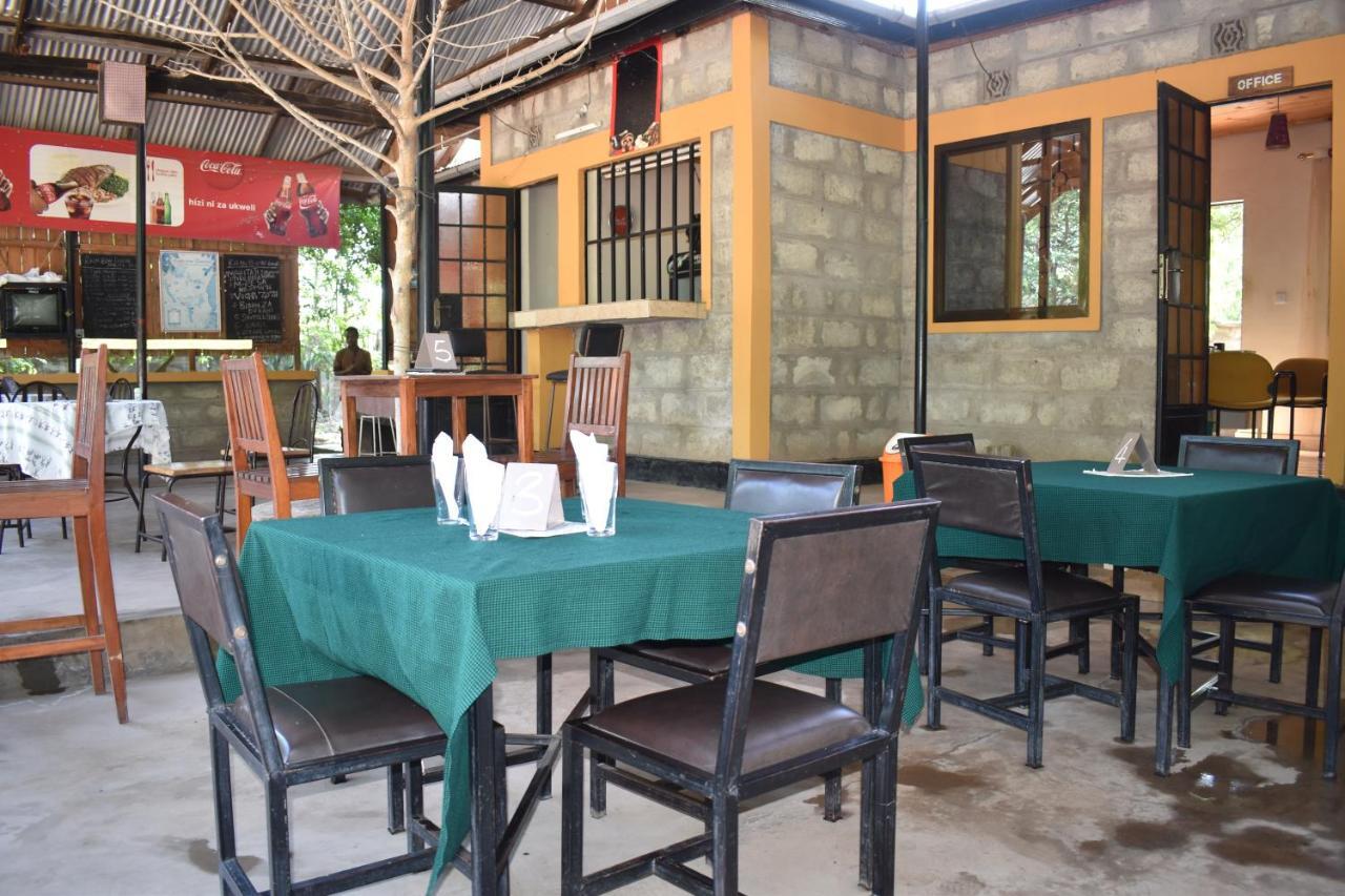 Rainbow Executive Lodge Boma la Ngombe Екстер'єр фото