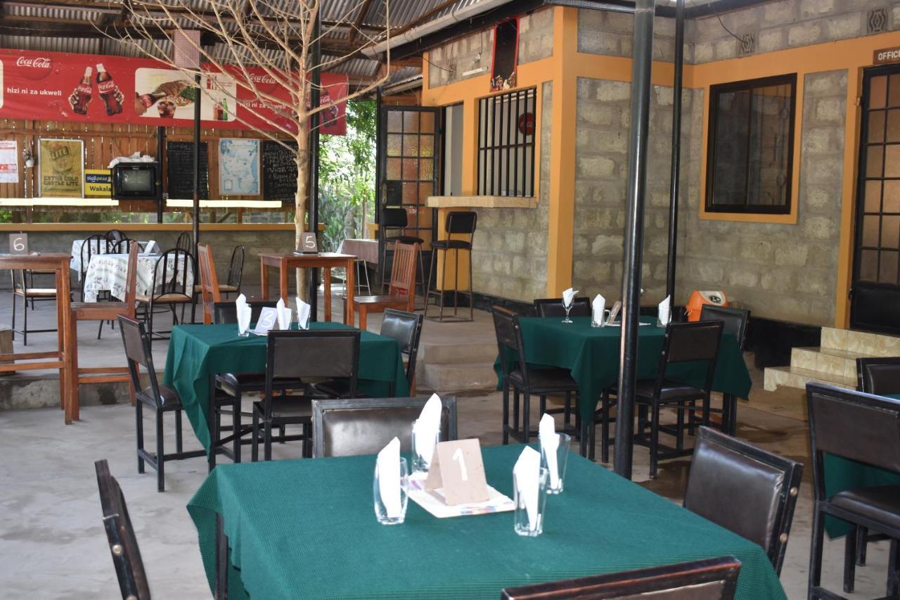 Rainbow Executive Lodge Boma la Ngombe Екстер'єр фото