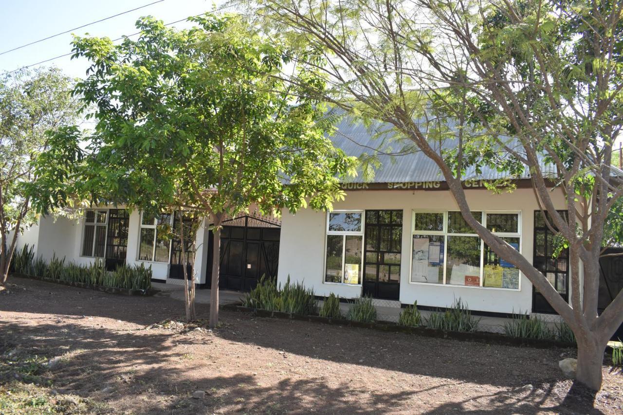 Rainbow Executive Lodge Boma la Ngombe Екстер'єр фото