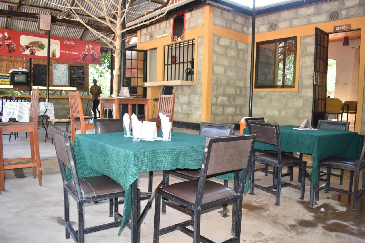Rainbow Executive Lodge Boma la Ngombe Екстер'єр фото